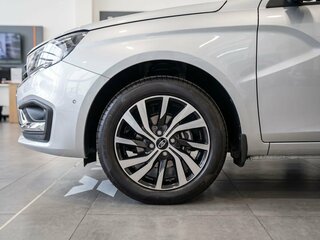 2026 Lada (ВАЗ) Vesta SW I Рестайлинг (NG), серебристый, 1885000 рублей, вид 3