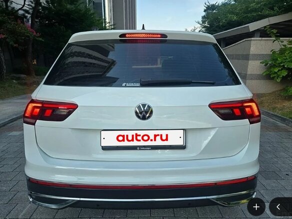 2022 Volkswagen Tiguan II Рестайлинг, белый, 2370000 рублей - вид 4