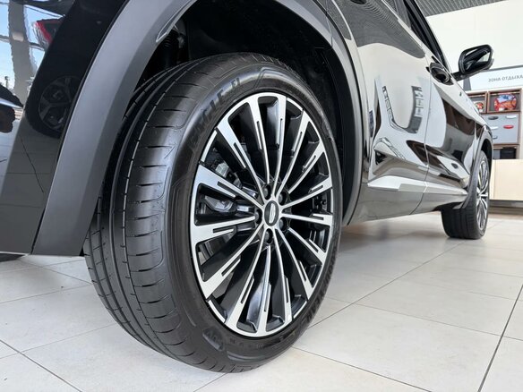 2026 Geely Monjaro I, чёрный, 4954990 рублей - вид 4