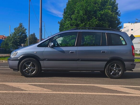 2003 Opel Zafira A, серый, 550000 рублей - вид 1