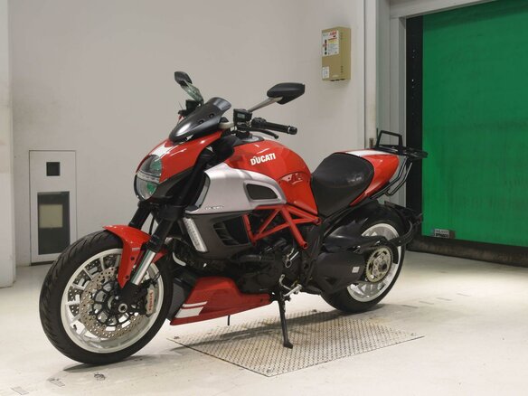 2014 Ducati Diavel, красный, 977000 рублей - вид 1