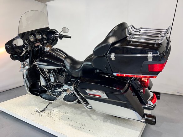 2012 Harley-Davidson Electra Glide, серебристый, 749000 рублей - вид 18