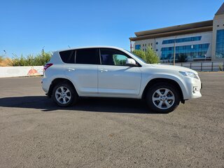 2011 Toyota RAV4 III (XA30) Рестайлинг, белый, 1390000 рублей, вид 4