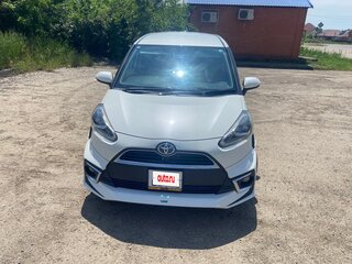2016 Toyota Sienta II, белый, 1330000 рублей, вид 1