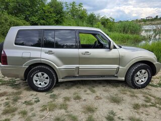 2003 Mitsubishi Pajero III, бежевый, 700000 рублей, вид 3