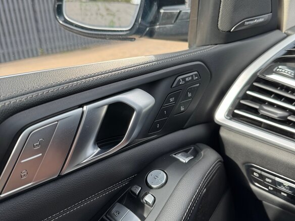 2020 BMW X7 40i I (G07), серый, 5499000 рублей - вид 12