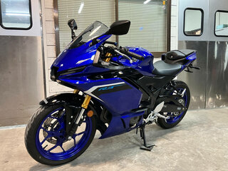 2025 Yamaha YZF-R3, синий, 639000 рублей, вид 3