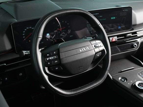 2025 Kia Sportage V Рестайлинг, чёрный, 4599000 рублей - вид 11