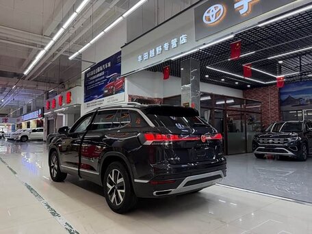 2022 Volkswagen Tayron I Рестайлинг, чёрный, 1770000 рублей, вид 4