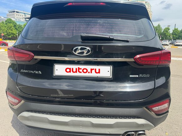 2018 Hyundai Santa Fe IV, чёрный, 2800000 рублей - вид 4