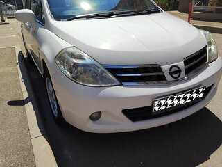 2011 Nissan Tiida Latio I, белый, 890000 рублей, вид 2