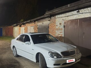 2001 Mercedes-Benz S-Класс 500 IV (W220), белый, 370000 рублей, вид 1