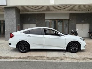 2021 Honda Civic X Рестайлинг, белый, 1140000 рублей, вид 4