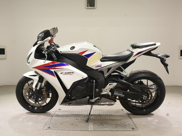 2012 Honda CBR 1000 RR/RA Fireblade, белый, 980000 рублей - вид 2