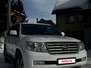 2011 Toyota Land Cruiser 200 Series, белый, 3400000 рублей, вид 2