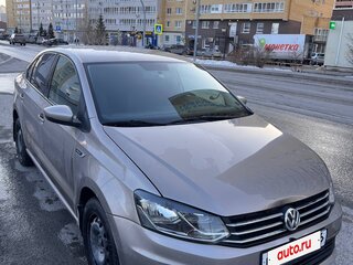 2018 Volkswagen Polo V Рестайлинг, бежевый, 800000 рублей, вид 2