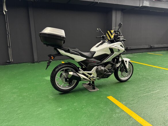 2017 Honda NC 750X, белый, 875000 рублей - вид 6