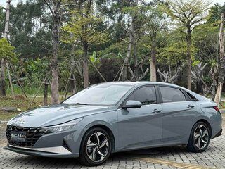 2022 Hyundai Elantra VII (CN7), серебристый, 1590000 рублей, вид 3