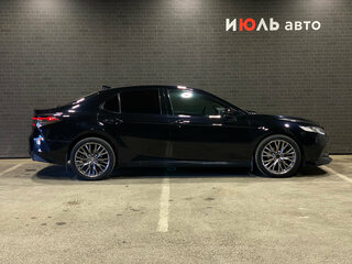 2018 Toyota Camry VIII (XV70), чёрный, 2420000 рублей, вид 4