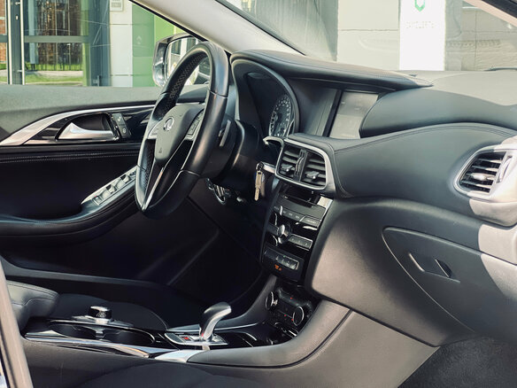 2017 Infiniti QX30, чёрный, 2050000 рублей - вид 24