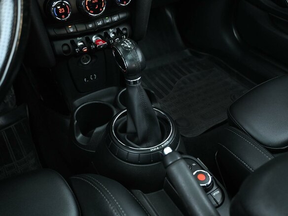 2016 Mini Hatch Cooper S III (F55/F56), серый, 1780000 рублей - вид 23