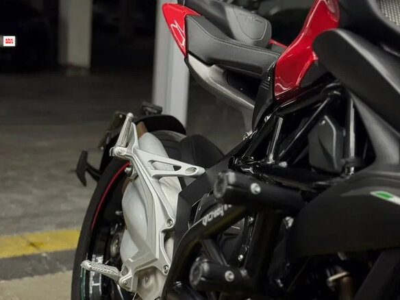 2018 MV Agusta Brutale 800, красный, 640000 рублей - вид 6