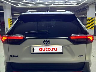 2022 Toyota RAV4 V (XA50), белый, 4900000 рублей, вид 4