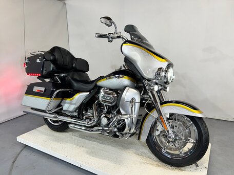 2012 Harley-Davidson Electra Glide, серебристый, 980000 рублей, вид 3