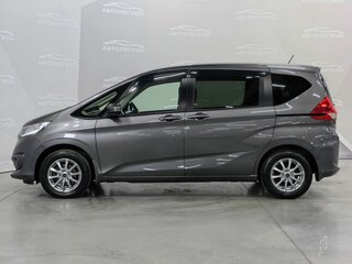 2019 Honda Freed II Рестайлинг, серый, 1460000 рублей, вид 1