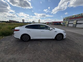 2019 Kia Optima IV Рестайлинг, белый, 1210000 рублей, вид 2