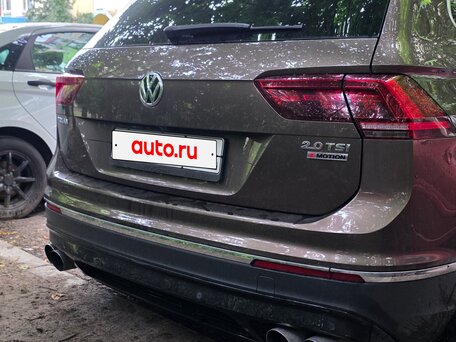 2018 Volkswagen Tiguan II, коричневый, 2300000 рублей, вид 3
