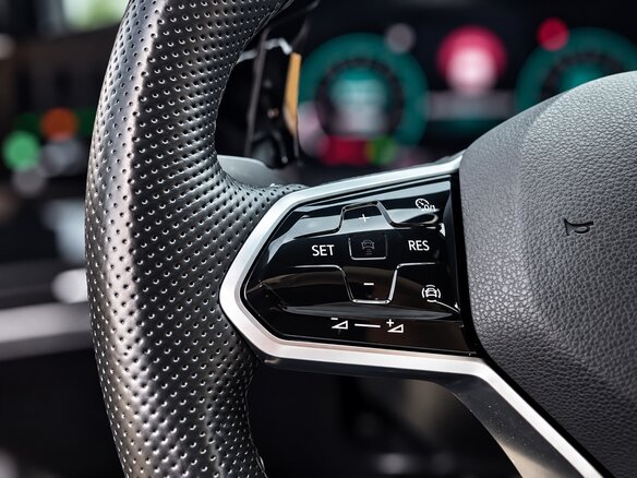 2023 Volkswagen Golf VIII, серый, 1800002 рублей - вид 9