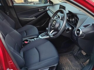 2020 Mazda 2 III (DJ) Рестайлинг, красный, 1400000 рублей, вид 5