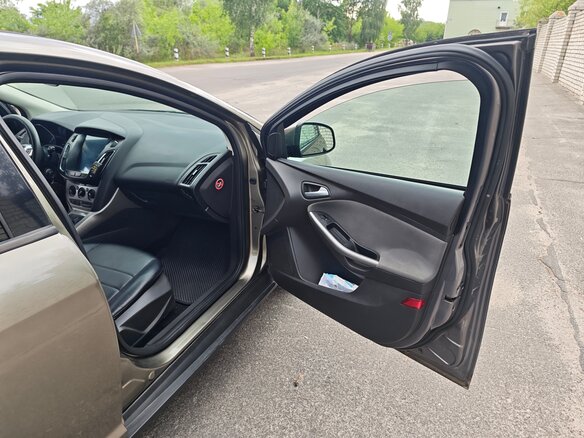 2012 Ford Focus III, коричневый - вид 10