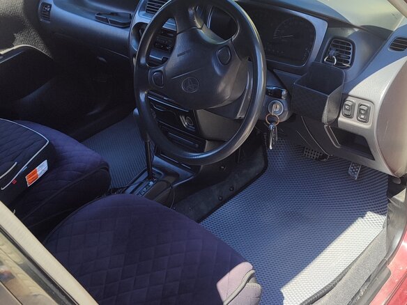 1999 Toyota Duet, красный, 200000 рублей - вид 6