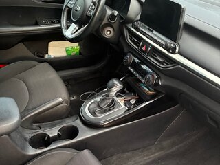 2018 Kia Forte III, серебристый, 1600000 рублей, вид 5