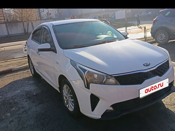 2021 Kia Rio IV Рестайлинг, белый, 1400000 рублей - вид 9