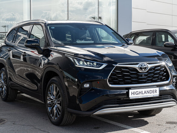 2026 Toyota Highlander IV (XU70), чёрный, 5560000 рублей - вид 2