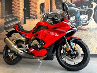 2026 Voge RR500S, красный, 687000 рублей, вид 2