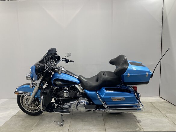 2010 Harley-Davidson Electra Glide, голубой, 759000 рублей - вид 1