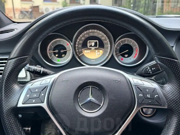 2012 Mercedes-Benz CLS 500 II (C218), коричневый, 3200000 рублей - вид 16