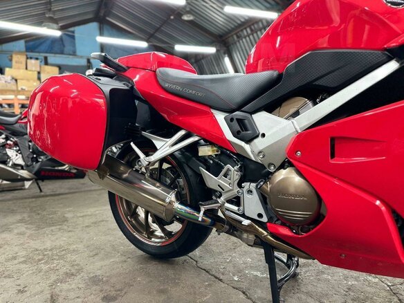 2014 Honda VFR 800, красный, 910000 рублей - вид 16