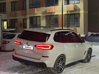 2020 BMW X5 40d IV (G05/G18), белый, 7250000 рублей, вид 4