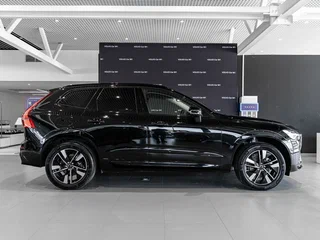 2025 Volvo XC60 II Рестайлинг 2, чёрный, 7550000 рублей, вид 4