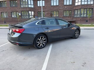 2021 Chevrolet Malibu IX Рестайлинг, серый, 1900000 рублей, вид 4