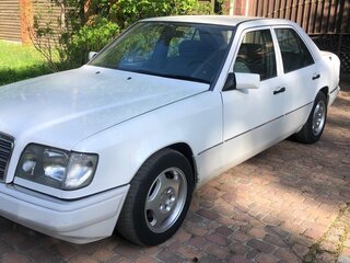 1994 Mercedes-Benz E-Класс 200 I (W124), белый, 1935000 рублей, вид 1