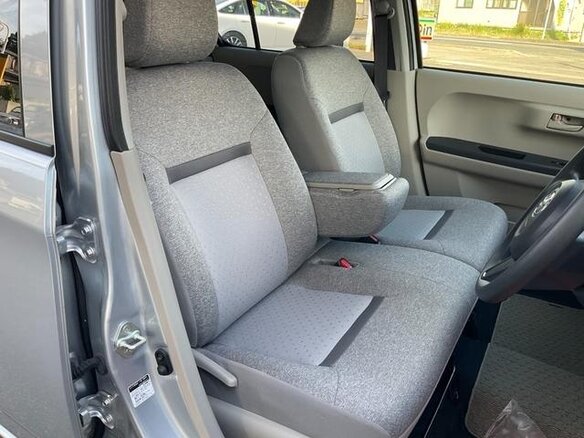 2021 Toyota Passo III Рестайлинг, серебристый, 720007 рублей - вид 6