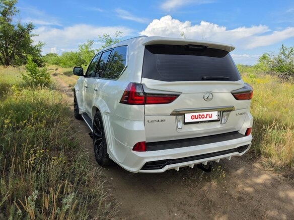 2016 Lexus LX 570 III Рестайлинг 2, белый, 10700000 рублей - вид 6