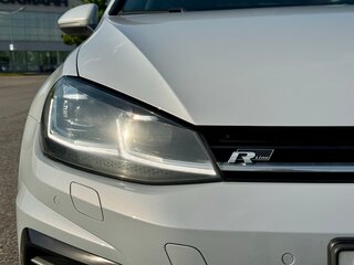 2018 Volkswagen Golf VII Рестайлинг, белый, 1790000 рублей, вид 3