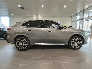 2025 BMW X2 xDrive25i II (U10), серый, 6450000 рублей, вид 5